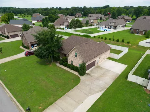 221 Waldronview Dr, Murfreesboro, TN 37130
