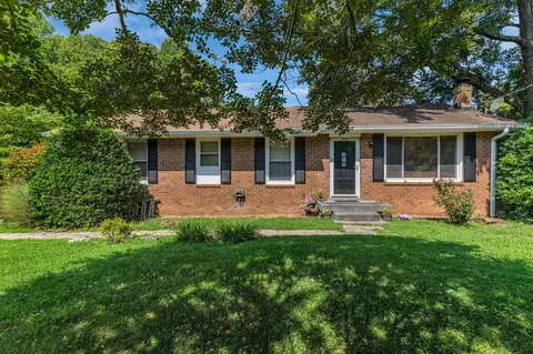 1010 Greenwood Ln, White House, TN 37188