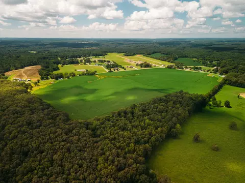 2379 Cat Creek Rd, Manchester, TN 37355