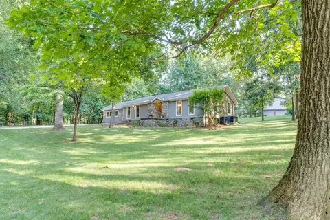 1004 Ash Dr, Greenbrier, TN 37073