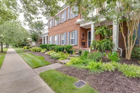 638 Springlake Dr, Franklin, TN 37064