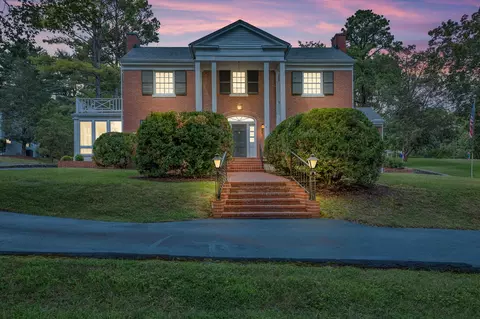 814 Academy Ln, Columbia, TN 38401