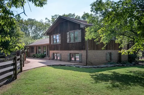 4454 Hunters Point Pike, Lebanon, TN 37087