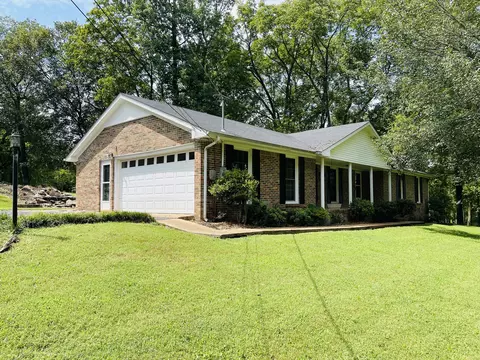 2118 Elkton Pike, Pulaski, TN 38478