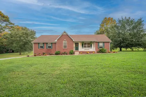 8672 New Chapel Rd, Springfield, TN 37172