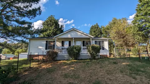 1473 N Sumner Rd, Bethpage, TN 37022