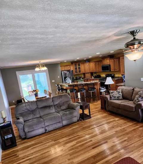 301 W King St, Morrison, TN 37357 photo 5