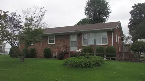 1708 Walnut Ave S, Lawrenceburg, TN 38464