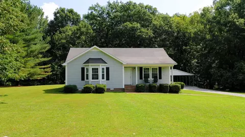1009 Pin Oak Dr, Pleasant View, TN 37146