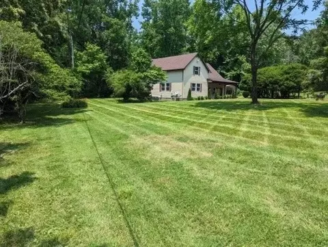 590 Water St, Charlotte, TN 37036