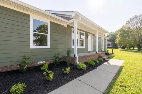 1010 Chelsea Dr, Greenbrier, TN 37073
