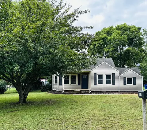 902 Adams Dr, Shelbyville, TN 37160
