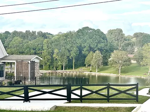100 10th Ave NW, Winchester, TN 37398