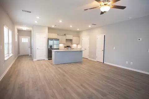 5756 Cloverwood Dr, Rockvale, TN 37153