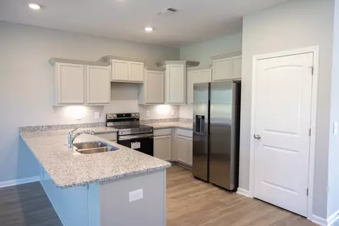 5752 Cloverwood Dr, Murfreesboro, TN 37128