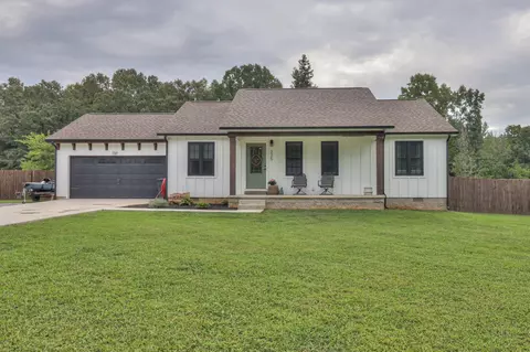 225 Golf Shores Dr, Winchester, TN 37398