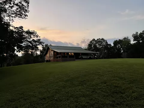 4989 Moss Arcot Rd, Celina, TN 38551