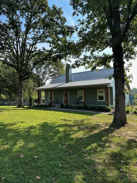 5131 Lunns Store Rd, Chapel Hill, TN 37034