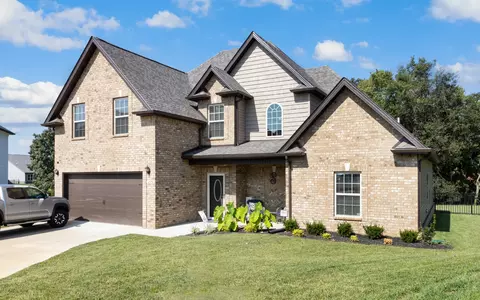 229 Cooper River Way, Clarksville, TN 37042