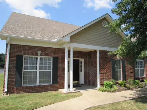 4 Baker Ct, Lebanon, TN 37087