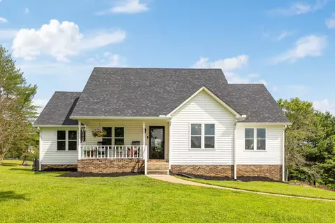 1021 Fairmont Dr, Columbia, TN 38401