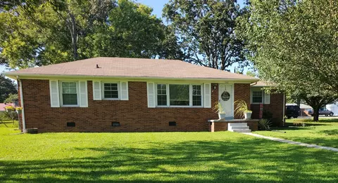 1300 Melrose St, Tullahoma, TN 37388