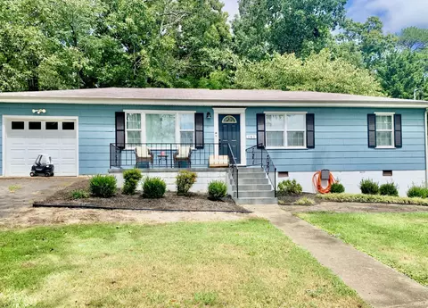 141 Pine St, Rossville, GA 30741