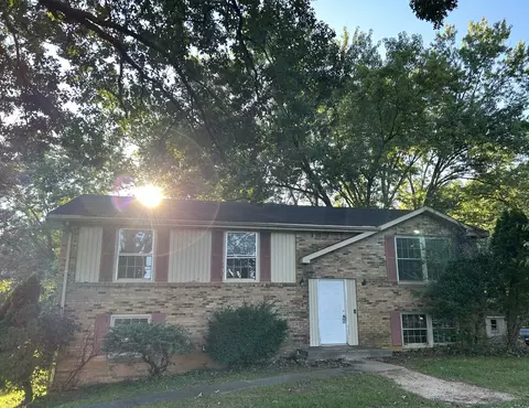 2240 Pea Ridge Rd, Clarksville, TN 37040