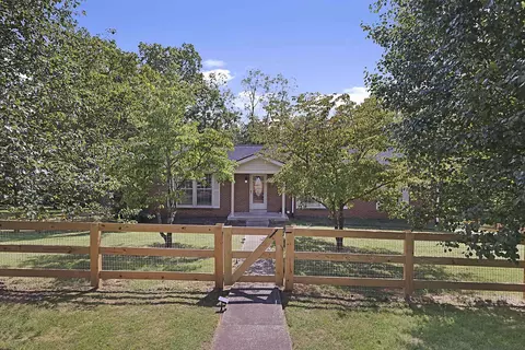 306 Woodlawn Dr, Mount Juliet, TN 37122