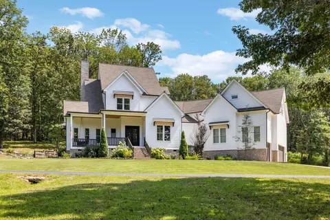 6821 Hendrix Rd, College Grove, TN 37046