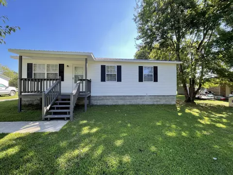 39 Little Fiery Dr, Tracy City, TN 37387