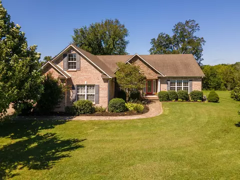 636 Delk Ln, Columbia, TN 38401