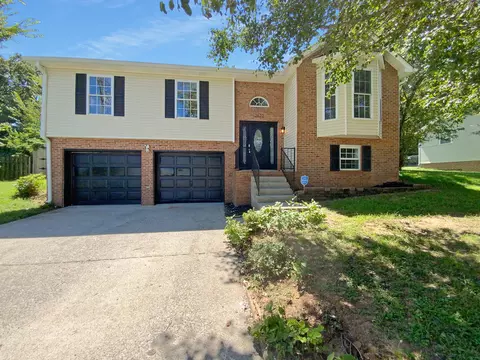 2622 Holly Rock Dr, Clarksville, TN 37040