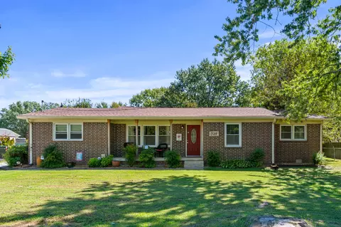 729 Lancaster Dr, Spring Hill, TN 37174