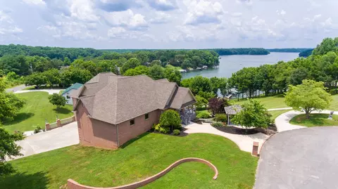 73 Bluff Dr N, Winchester, TN 37398