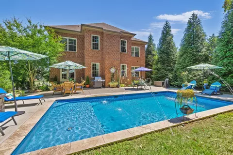 1395 Round Hill Ln, Spring Hill, TN 37174