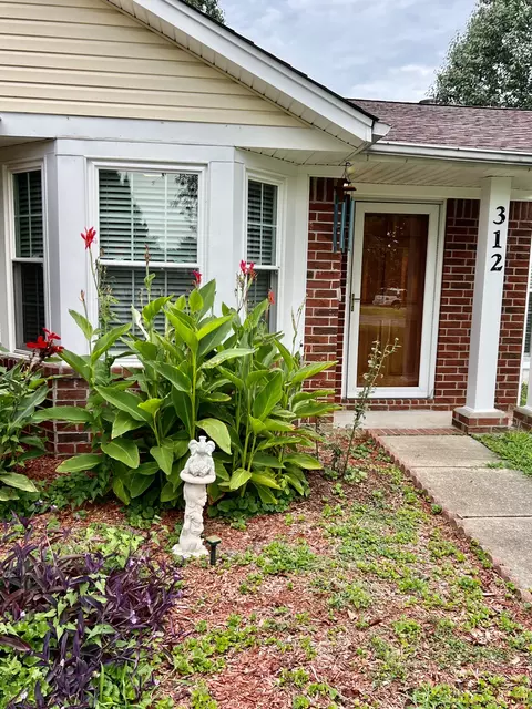 312 Aaronwood Ct, Old Hickory, TN 37138