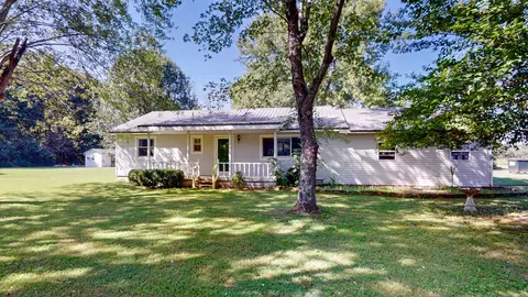 27 Bates Ln, Taft, TN 38488