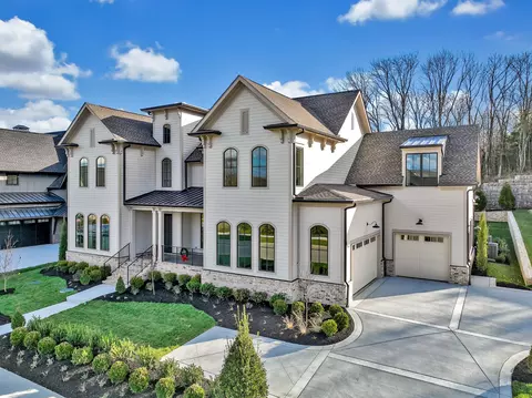 8068 Heirloom Blvd, College Grove, TN 37046