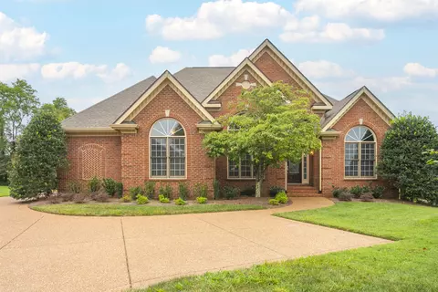 1113 Meadow Bridge Ln, Arrington, TN 37014