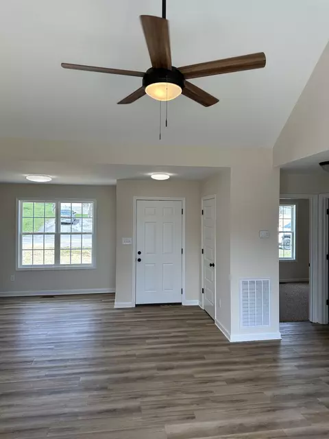 96 Modena Pl, Decherd, TN 37324 photo 3