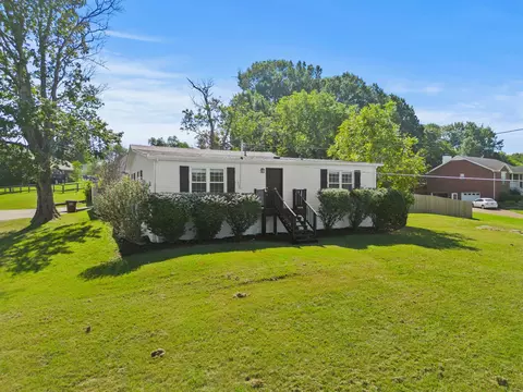 1106 Newmans Trl, Hendersonville, TN 37075