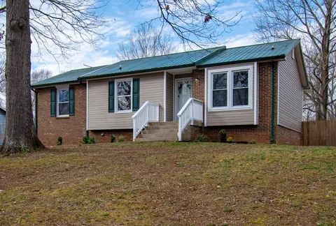809 R S Bradley Blvd, Clarksville, TN 37042