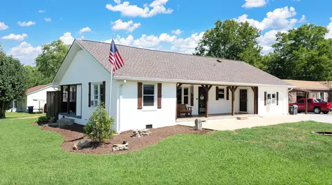 210 Moreland Ave, Shelbyville, TN 37160