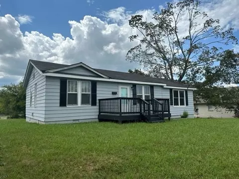 796 W College St, Dickson, TN 37055