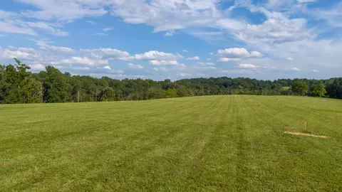 6814 Greenbrier Cemetery Rd, Greenbrier, TN 37073