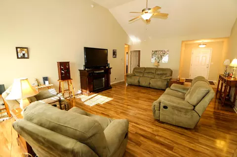 7006 Maple Leaf Ln, Harrison, TN 37341 photo 4