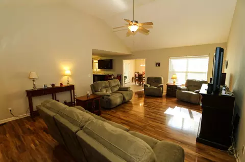 7006 Maple Leaf Ln, Harrison, TN 37341 photo 3