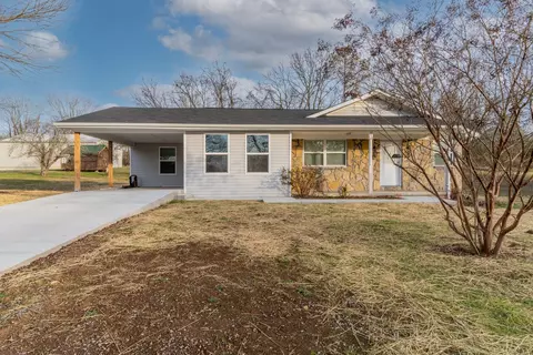 31 Thompson Ln, Hartsville, TN 37074