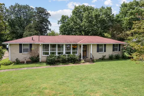 913 Crownhill Dr, Nashville, TN 37217